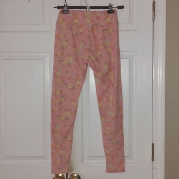 Lularoe light peach floral print buttery soft leggings One Size - Picture 4 of 5